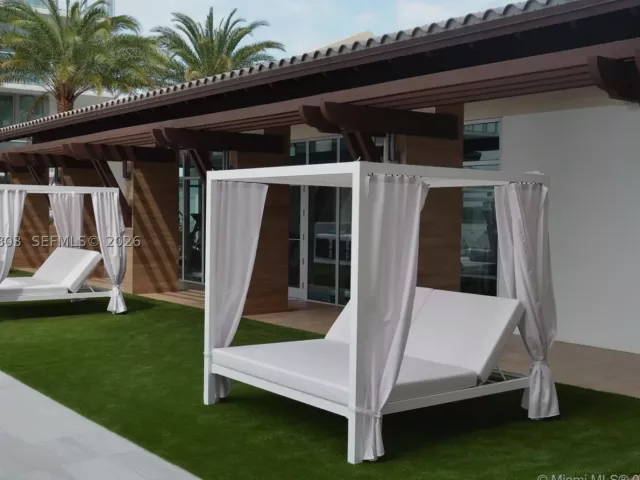2-bedroom condo for sale in Sunny Isles Beach - 300 Sunny Isles Blvd 4-2405 - MondialRealty