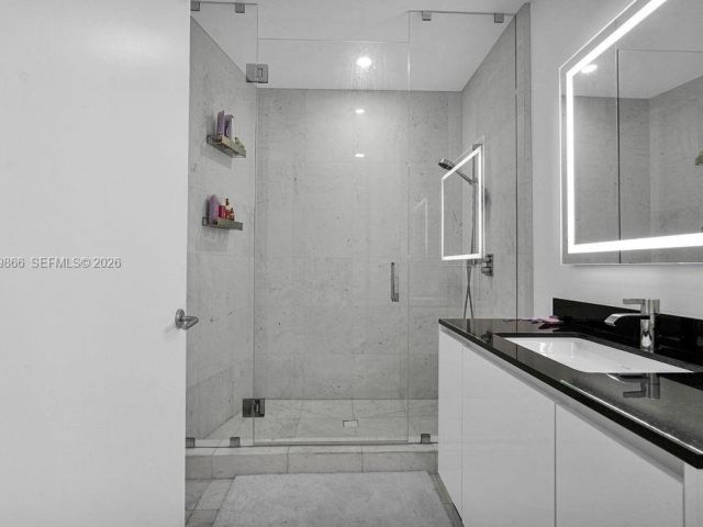 Apartment for sale  Unit #2605 - photo 7494368