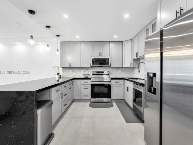 Apartment for sale  Unit #1212 - photo 7492279