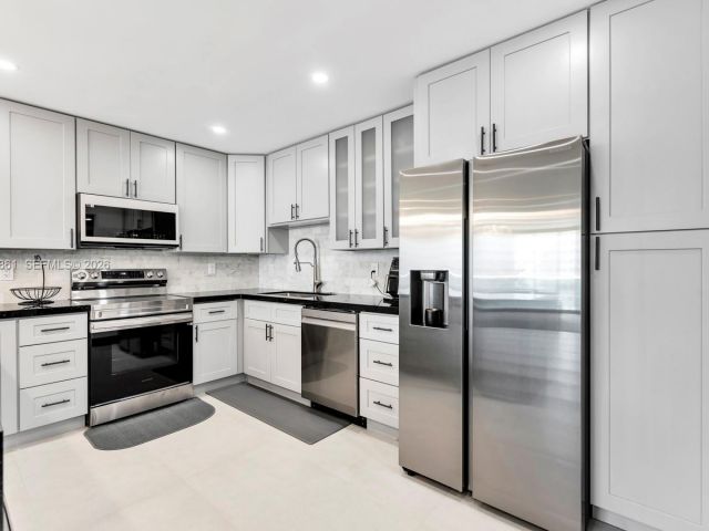 Apartment for sale  Unit #1212 - photo 7492280