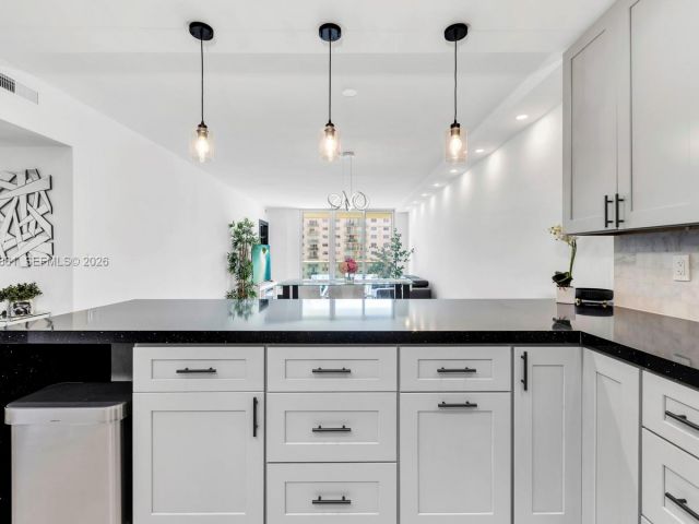 Apartment for sale  Unit #1212 - photo 7492281