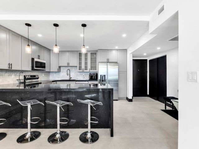 Apartment for sale  Unit #1212 - photo 7492285