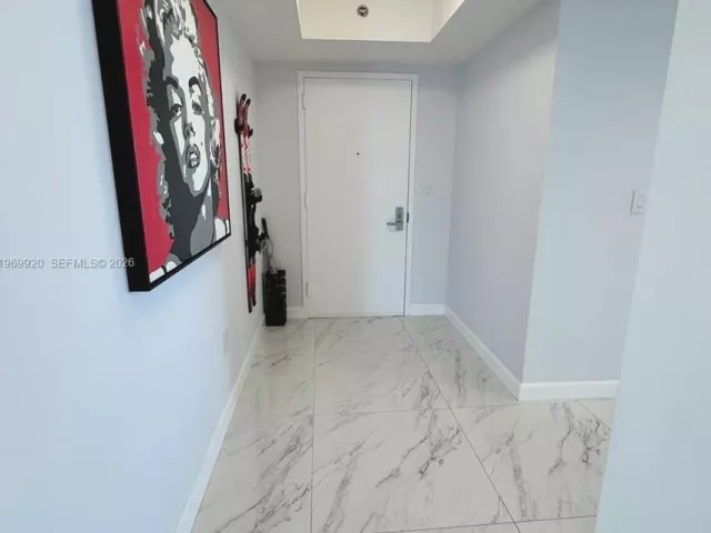 3-bedroom condo for rent in Miami - 50 Biscayne Blvd 4710 - MondialRealty