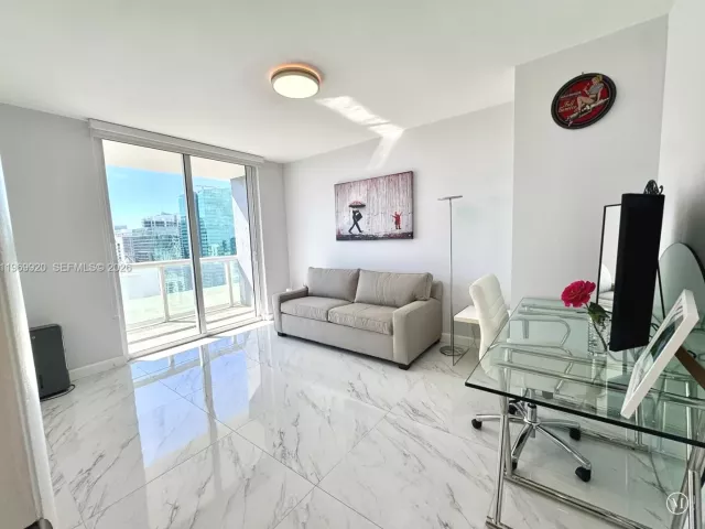 3-bedroom condo for rent in Miami - 50 Biscayne Blvd 4710 - MondialRealty