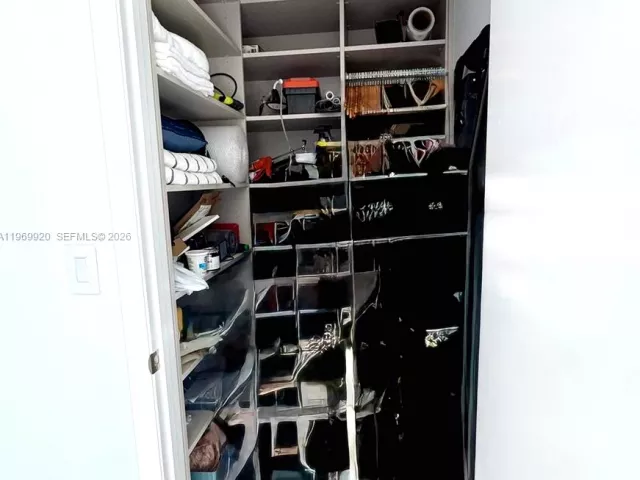 3-bedroom condo for rent in Miami - 50 Biscayne Blvd 4710 - MondialRealty