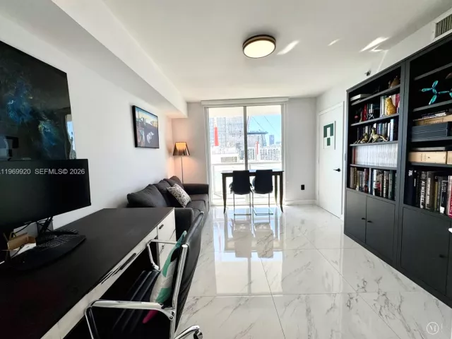 3-bedroom condo for rent in Miami - 50 Biscayne Blvd 4710 - MondialRealty
