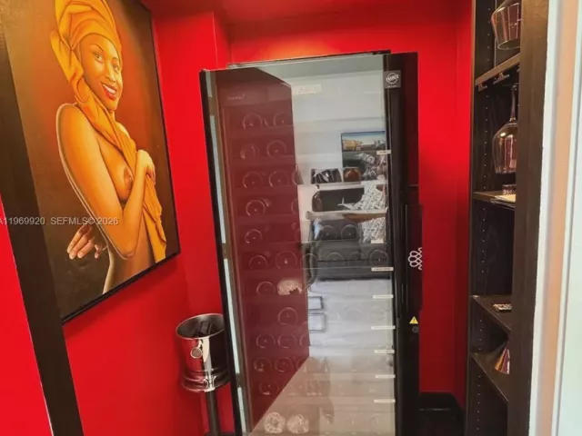 3-bedroom condo for rent in Miami - 50 Biscayne Blvd 4710 - MondialRealty