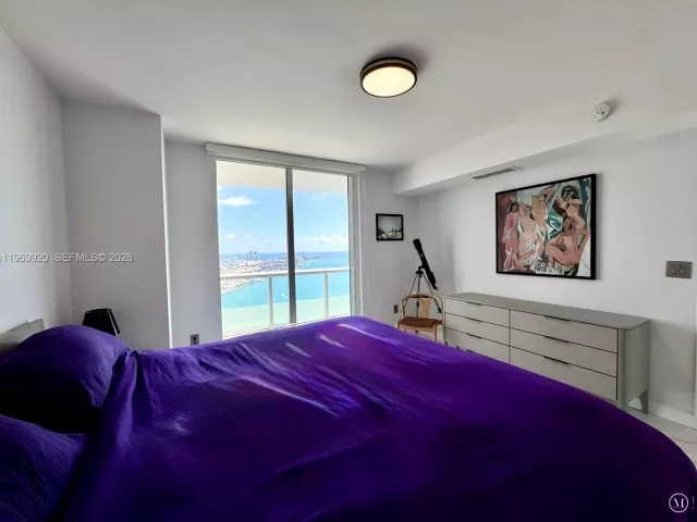3-bedroom condo for rent in Miami - 50 Biscayne Blvd 4710 - MondialRealty