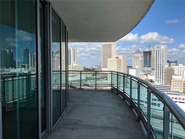 Apartment for rent  Unit #1901 - photo 7489633