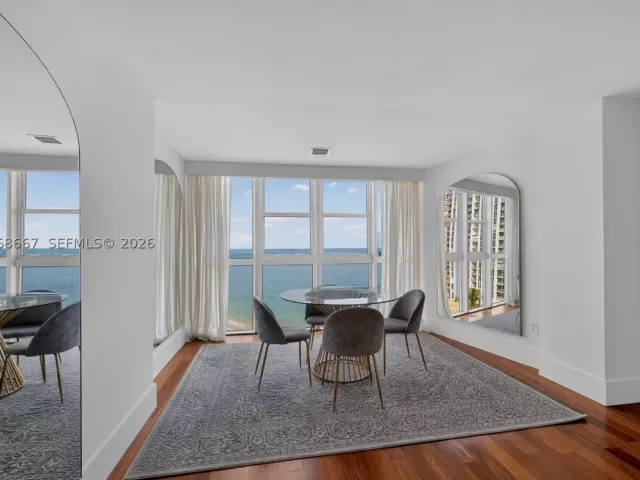 3-bedroom condo for sale in Key Biscayne - 600 Grapetree Dr 11BN - MondialRealty