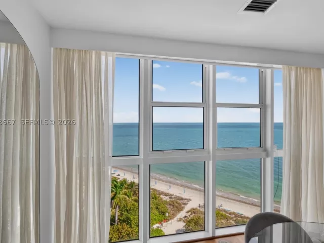 3-bedroom condo for sale in Key Biscayne - 600 Grapetree Dr 11BN - MondialRealty