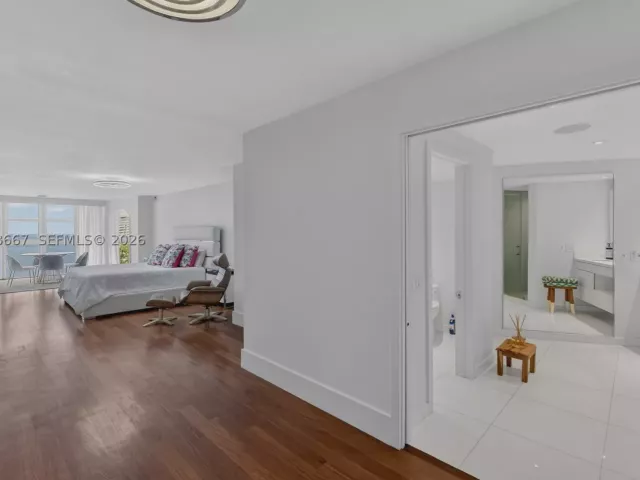 3-bedroom condo for sale in Key Biscayne - 600 Grapetree Dr 11BN - MondialRealty