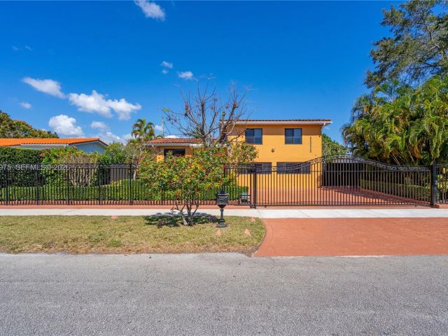 Home for sale at 7941 SW 18th Ter - photo 7509148