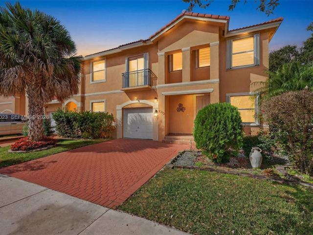 Home for rent at 2302 NW 161st Ter - photo 7517333