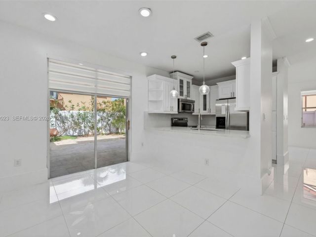 Home for rent at 2302 NW 161st Ter - photo 7517344