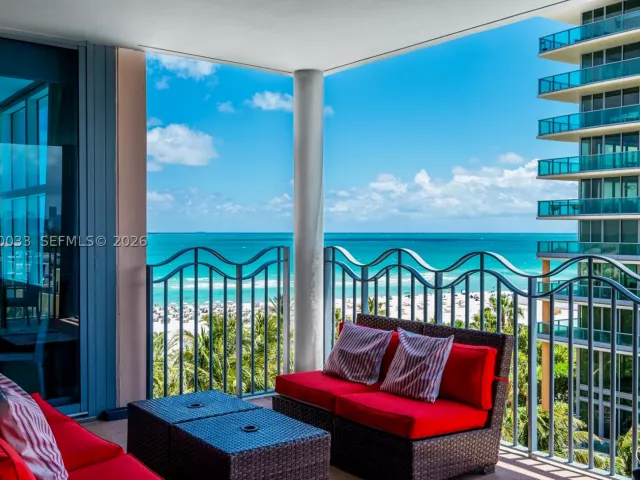 2-bedroom condo for rent in Miami Beach - 1500 Ocean Dr 704 - MondialRealty