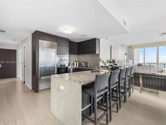 Apartment for rent  Unit #2401 - photo 7467413