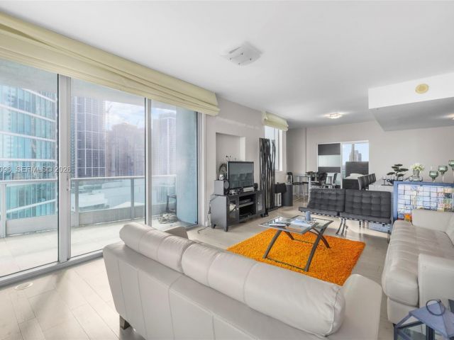 Apartment for rent  Unit #2401 - photo 7467419