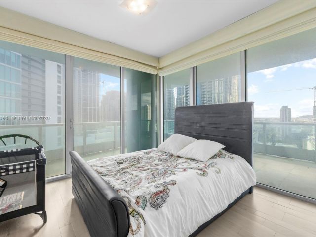 Apartment for rent  Unit #2401 - photo 7467427