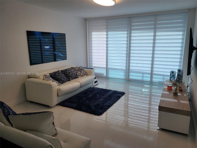 Apartment for rent  Unit #1031 - photo 7477770