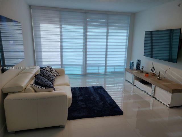 Apartment for rent  Unit #1031 - photo 7477771