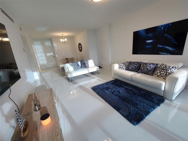 Apartment for rent  Unit #1031 - photo 7477774