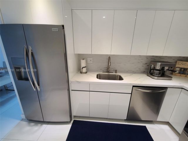 Apartment for rent  Unit #1031 - photo 7477779