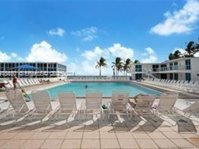 condo for rent in Miami Beach - 5445 Collins Ave 721 - MondialRealty