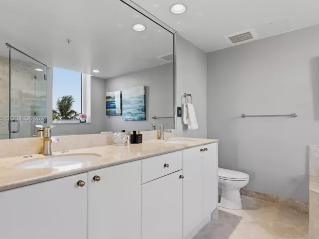 3-bedroom condo for sale in Hallandale Beach - 1745 E Hallandale Beach Blvd 303W - MondialRealty