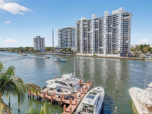 Apartment for sale  Unit #504 - photo 7500662