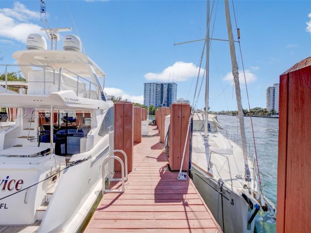 Apartment for sale  Unit #504 - photo 7500663