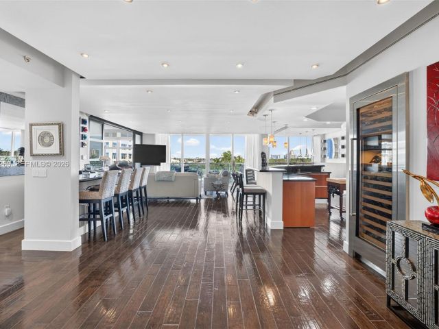 Apartment for sale  Unit #504 - photo 7500666