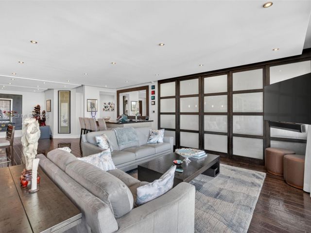 Apartment for sale  Unit #504 - photo 7500675