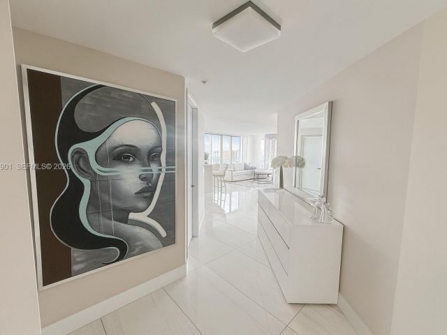 Apartment for rent  Unit #4-2407 - photo 7490113