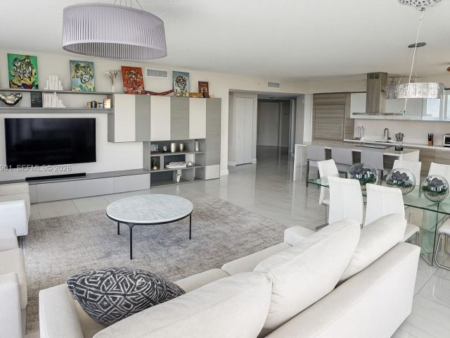 Apartment for rent  Unit #4-2407 - photo 7490114