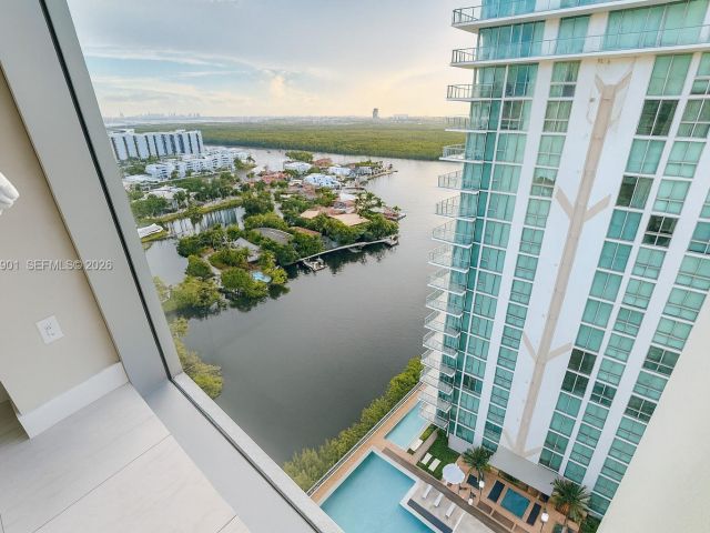 Apartment for rent  Unit #4-2407 - photo 7490115