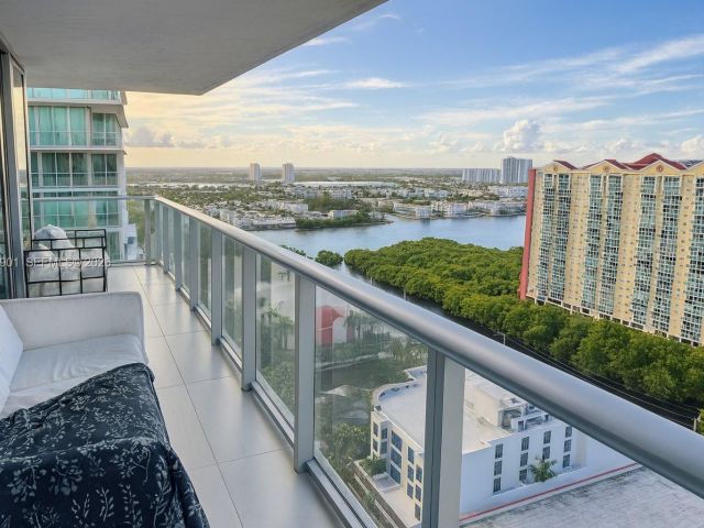 Apartment for rent  Unit #4-2407 - photo 7490116