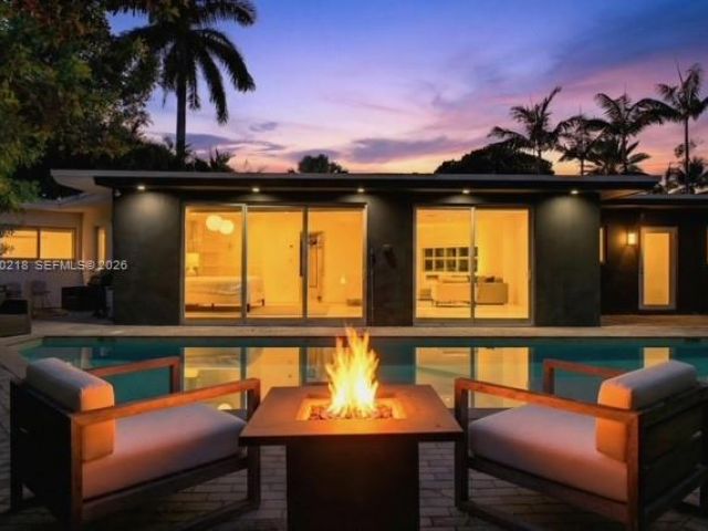 Home for sale at 1000 N Shore Dr - photo 7468224