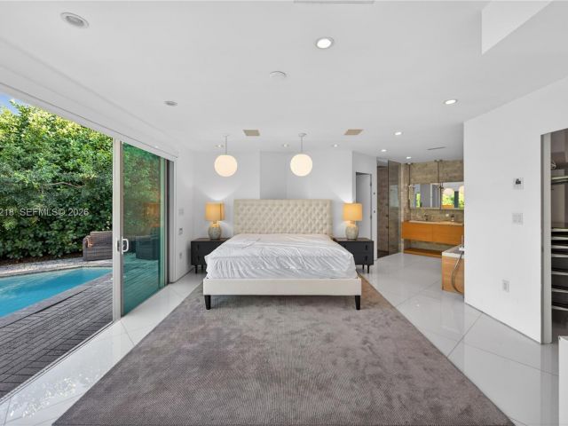 Home for sale at 1000 N Shore Dr - photo 7468226