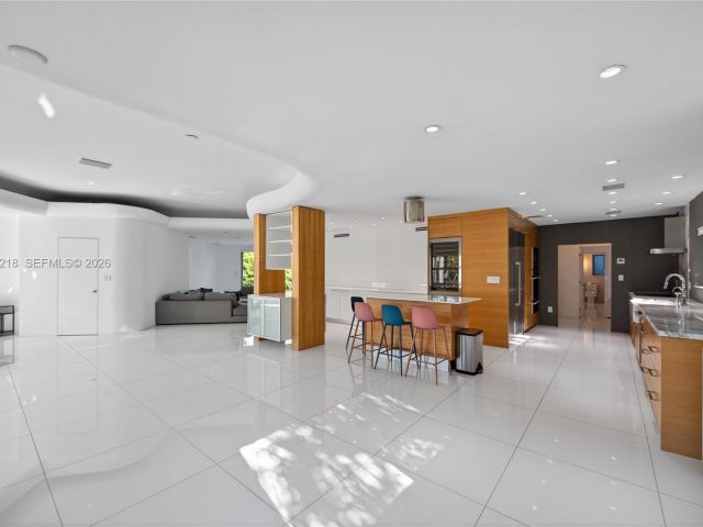 Home for sale at 1000 N Shore Dr - photo 7468228