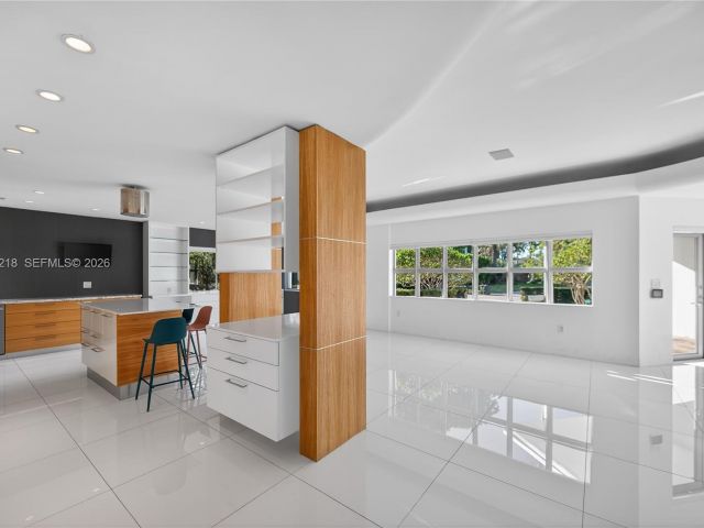 Home for sale at 1000 N Shore Dr - photo 7468233