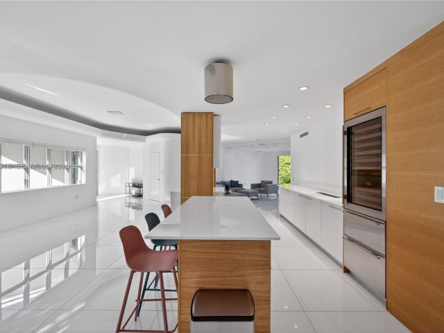 Home for sale at 1000 N Shore Dr - photo 7468237