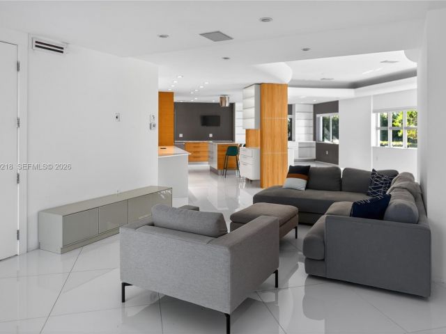 Home for sale at 1000 N Shore Dr - photo 7468250