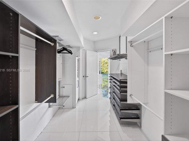 Home for sale at 1000 N Shore Dr - photo 7468256