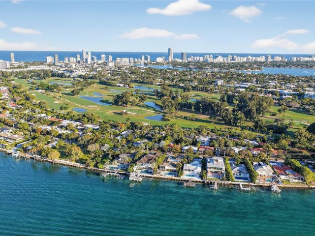 Home for sale at 1000 N Shore Dr - photo 7468258