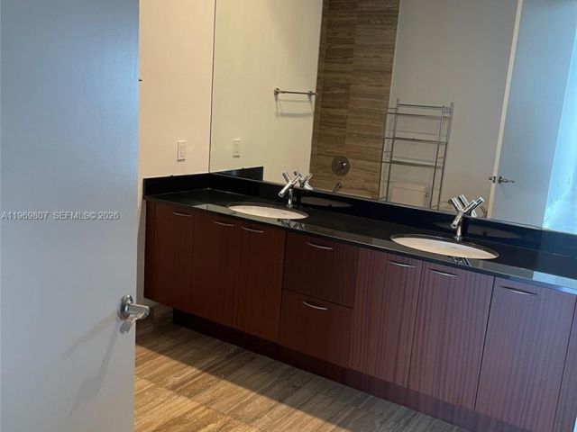 Apartment for sale  Unit #3405 - photo 7497427