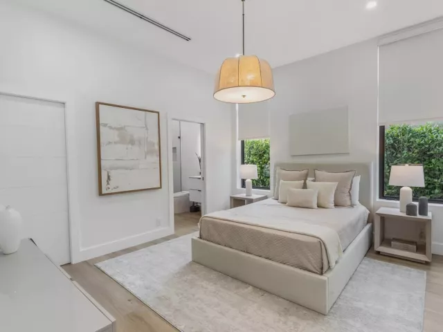 4-bedroom home for sale in Fort Lauderdale - 2221 NE 19th Street - MondialRealty