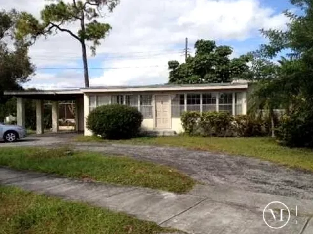 4-bedroom home for sale in North Miami Beach - 1351 NE 159th Street - MondialRealty