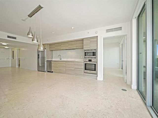 Apartment for rent  Unit #416 - photo 7504487