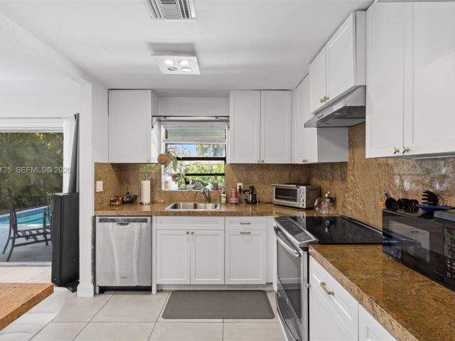 Home for sale at 3035 Hayes St - photo 7515154